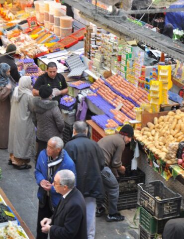 المواد الغذائية مدير التجارة بالقصرين: المخزونات الغذائية متوفرة ولا حاجة للتوريد