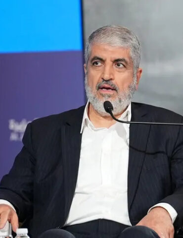 خالد مشعل خالد مشعل: نزع السلاح تحت الإحتلال محاولة لجعل الشعب الفلسطيني ضحية