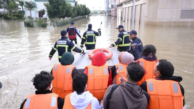 فيضانات المغرب فيضانات المغرب.. عمليات الإجلاء مستمرة وخسائر جسيمة بالقطاع الفلاحي