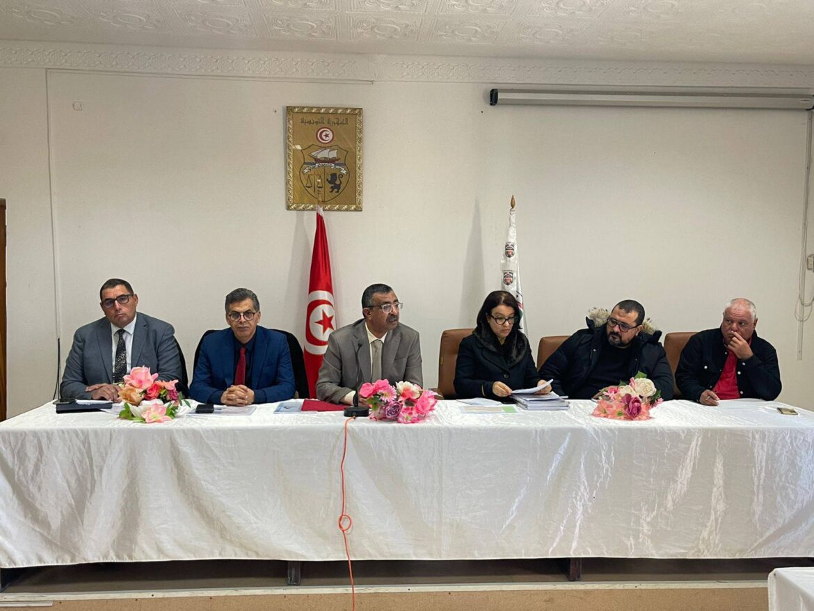 قفصة قفصة: تقدّم في مشروع وحدة معالجة وتثمين النفايات بكلفة تفوق 80 مليون دينار