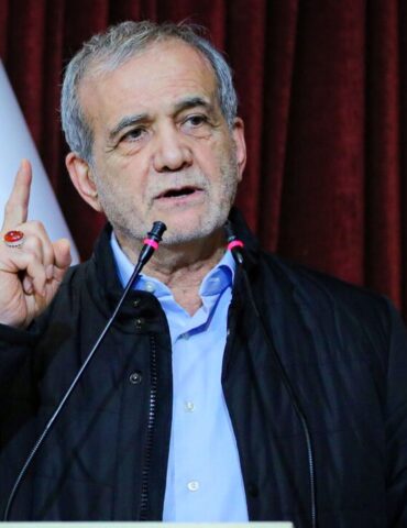 1772404686620 8d9427843a62 الرئيس الإيراني بزشكيان: أعتذر لدول الجوار... وسنعلق الهجمات على المصالح الأمريكية فيها بـ"شرط"
