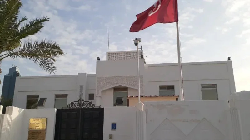 1773321425 سفارة تونس بالدوحة: منح التونسيين العالقين تأشيرات عبور اضطرارية بمعبر "سلوى" لدخول الأراضي السعودية