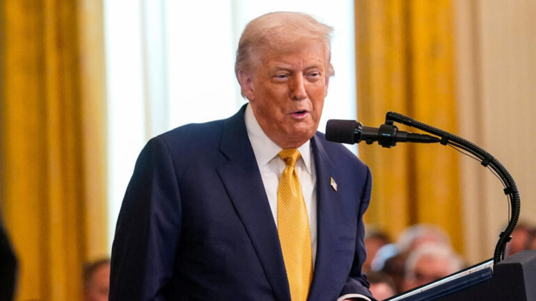 2025 07 16T193225Z 1849502506 RC2VNFAD5QGT RTRMADP 3 USA TRUMP ترامب: الإيرانيون يتفاوضون سرا مع الولايات المتحدة و ينكرون ذلك أمام شعبهم