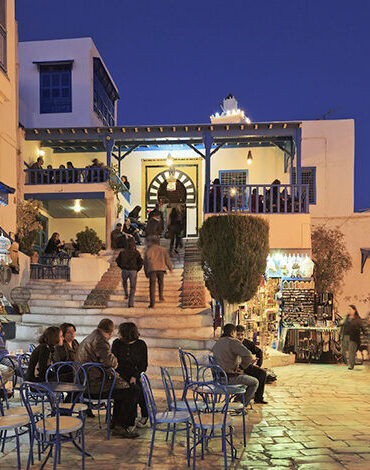 Autoriser les cafes et les magasins a fonctionner apres 22 heures 750x470 1 الترخيص للمحلات والمقاهي بالعمل بعد العاشرة ليلا في النصف الثاني من رمضان