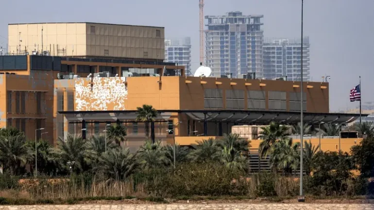 b64514ed 39b7 48a1 ae47 2c1a880a5172 16x9 1200x676 العراق: تدمير منظومة الدفاع الجوي في السفارة الأميركية وتصاعد الدخان من داخلها
