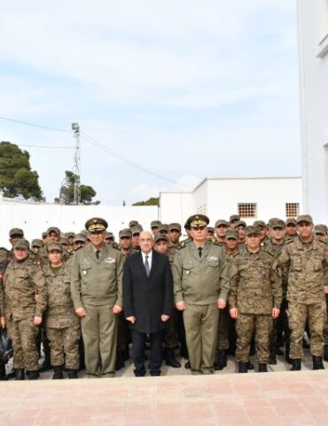 mdn 1 768x512 1 وزير الدفاع الوطني يؤدي زيارة ميدانية إلى القاعدة العسكرية بسيدي يحيى