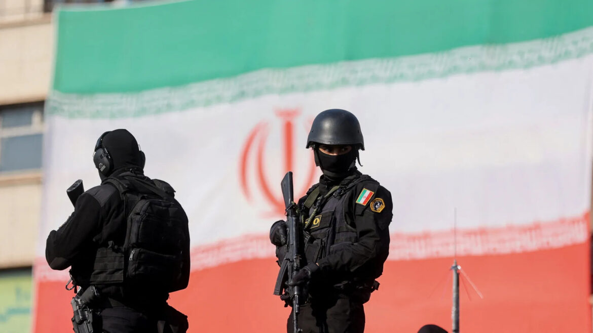reuters 696f8b92 1768917906 إيران تعتقل 20 شخصا بتهمة التعاون مع العدو