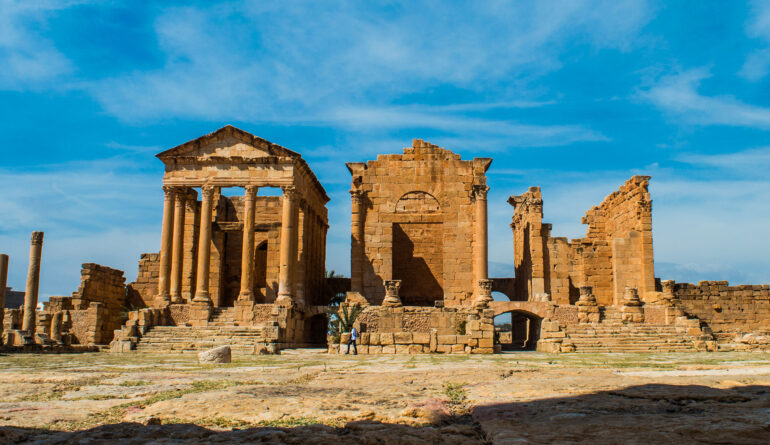 site archeologique de sbeitla الدخول مجاني للمواقع الاثرية والمعالم التاريخية والمتاحف المفتوحة اليوم السبت 21 مارس 2026