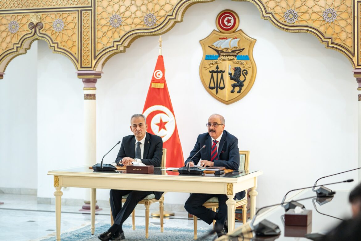 الخارجية وزارة الخارجية تؤكد متابعة تطورات الأوضاع في الخليج العربي واتخاذ كافة الإجراءات لحماية التونسيين بالخارج