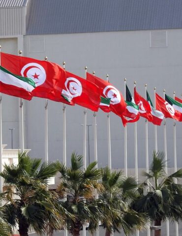 سفارة تونس بالكويت سفارة تونس بالكويت: تأمين رحلات للتونسيين الراغبين في العودة عبر السعودية