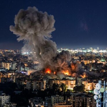 لبنان رغم تجديد الهدنة.. 16 شهيدا بغارات إسرائيلية عنيفة على جنوب لبنان