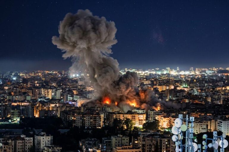 لبنان غارات عنيفة على العاصمة اللبنانية بيروت مساء اليوم
