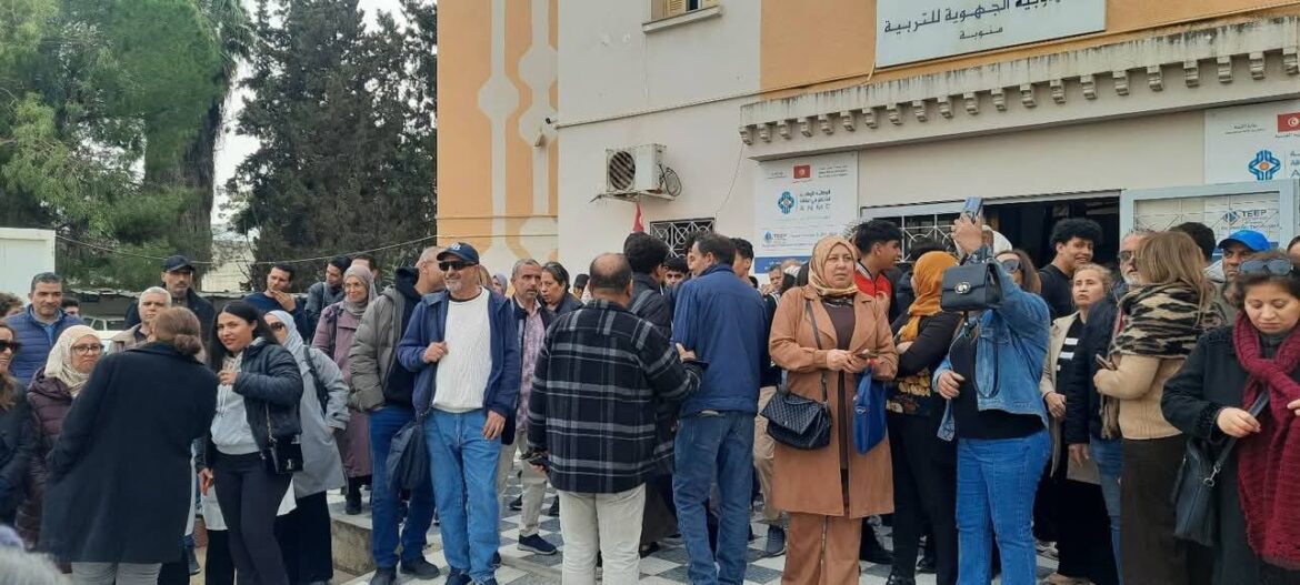 معهد منوبة منوبة: إضراب مفتوح بمعهد ابن أبي ضياف وإيقاف الامتحانات إثر إقالة المدير