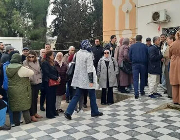 منوبة إضراب مفتوح وتوق ف امتحانات الأسبوع المغلق بمعهد ابن v0 ovqflgfbywmg1 منوبة: وقفة تضامنية مع مدير معهد إبن أبي ضياف المعفى من مهامه