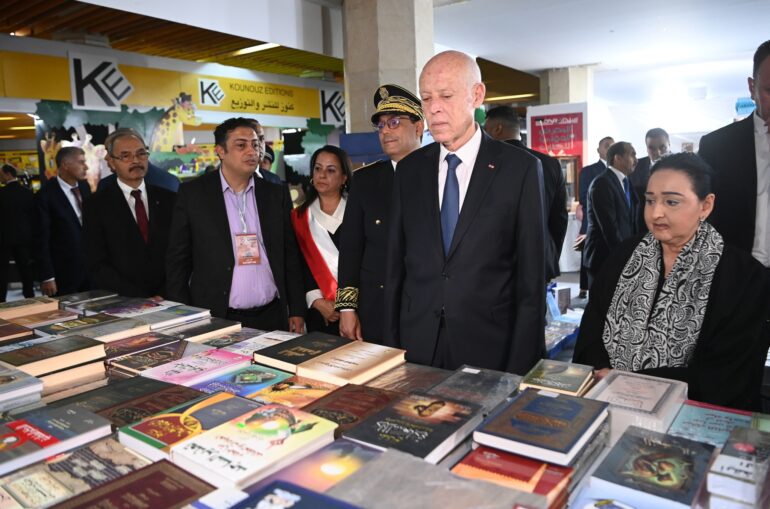 1745654592273 5a8fb1ca9b96 رئيس الجمهورية يفتتح الدورة الأربعين لمعرض تونس الدولي للكتاب