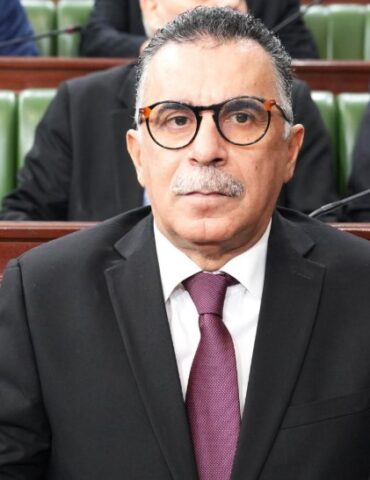 1763063318649 e8fbe5ec09c4 وزير أملاك الدولة يشدد على تطوير جهاز المكلّف العام بنزاعات الدولة وتعزيز كفاءاته