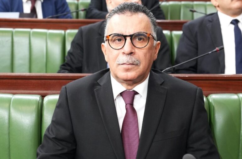 1763063318649 e8fbe5ec09c4 وزير أملاك الدولة يشدد على تطوير جهاز المكلّف العام بنزاعات الدولة وتعزيز كفاءاته
