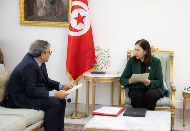 684401492 1394477306043430 318203205034976894 n رئيسة الحكومة تتسلّم القوائم المالية للبنك المركزي التونسي لسنة 2025 وتقرير مراقبي الحسابات
