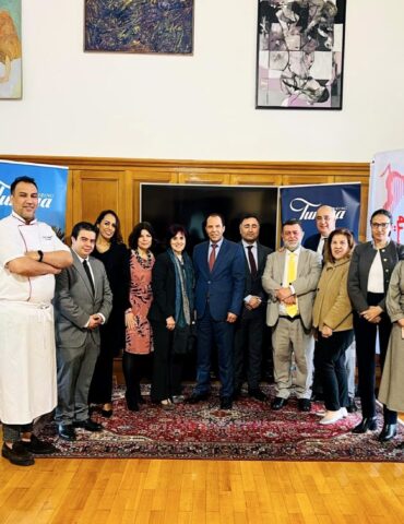 69d00b82b33e15.20671133 kfihjmopeglnq سفارة تونس بروما تنظم يوما ترويجيا لزيت الزيتون