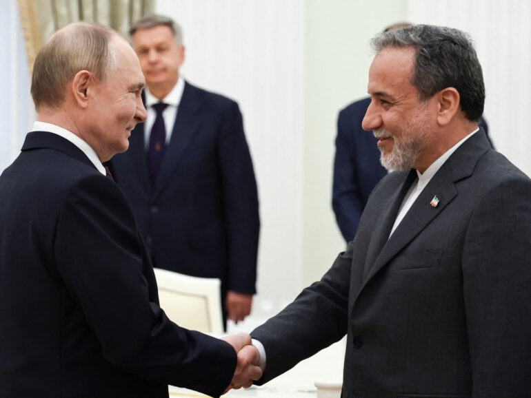 Araghchi2 1750685740 عراقجي: زيارة روسيا "فرصة" للتنسيق لما بعد الحرب