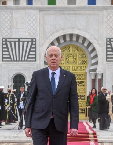HB 11 رئيس الجمهورية يؤكد أن العمل متواصل لتفعيل الزيادة في الأجور و تحسين القدرة الشرائية و ضمان العيش الكريم للتونسيين
