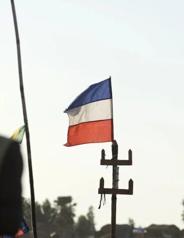 france mali فرنسا تنصح رعاياها عدم السفر إلى مالي وتطلب من المقيمين المغادرة في أسرع وقت ممكن