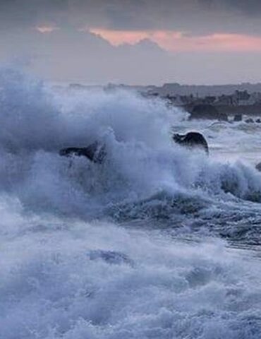 meteo 4 طقس اليوم: البحر هائج بالشمال وشديد الاضطراب فهائج بالسواحل الشرقية