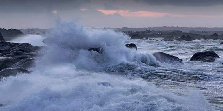 meteo 4 طقس اليوم: البحر هائج بالشمال وشديد الاضطراب فهائج بالسواحل الشرقية