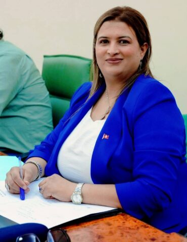 مها عامر مها عامر: مشاريع لزمات الطاقات المتجددة تدعم الميزانية وتقلّص التبعية الطاقية