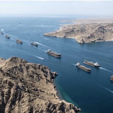 هرمز فوق هرمز.. 18 طائرة أمريكية ترسم خريطة التصعيد بعد إغلاق المضيق