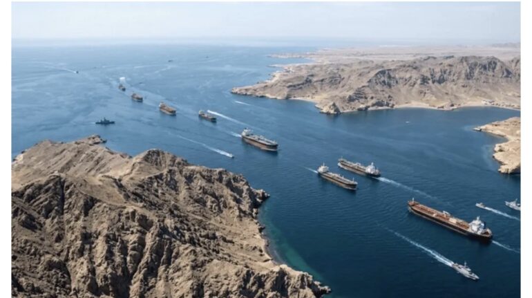 هرمز إيران تعلن عن آلية لتنظيم عبور السفن في مضيق هرمز
