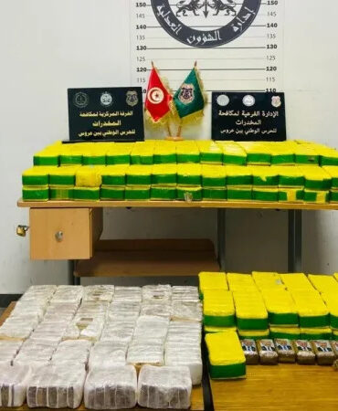 1777968765 تفكيك شبكة دولية لتجارة المخدرات و غسل الأموال و إيقاف 67 شخص