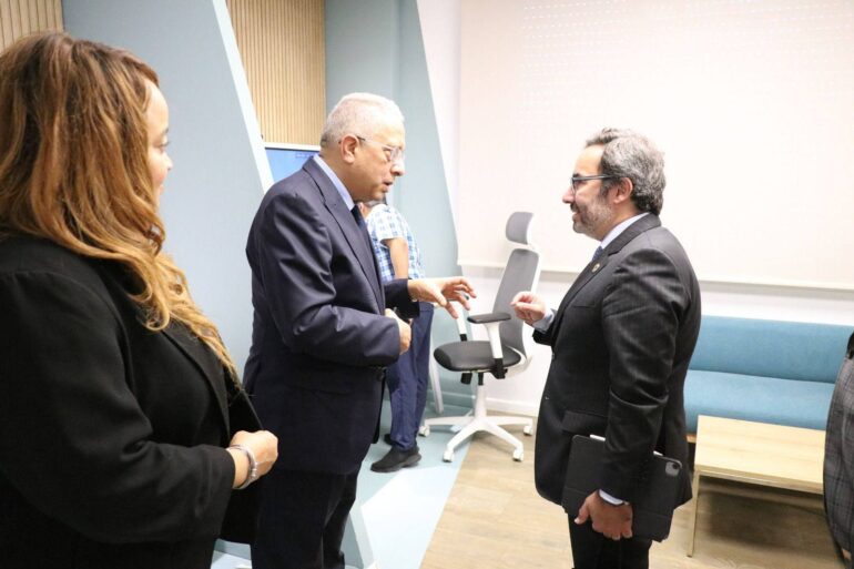 697897585 1405405671629891 7188800515069177296 n شراكة لدعم المشاريع الصحية والرقمنة، محور جلسة عمل بين وزير الصحة ووفد رفيع من مكتب الأمم المتحدة لخدمات المشاريع