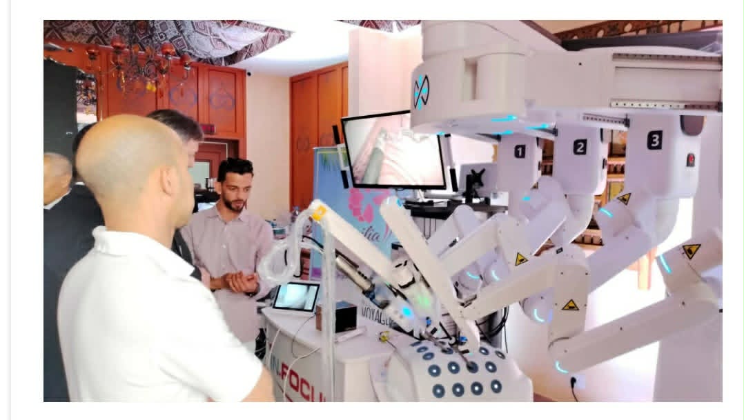 f213ae97 779c 406a 8c41 ec56e834442b الدكتور حسين بوشعالة: تدعيم القطاع الصحي بإقتناء 03 روبوتات جراحية