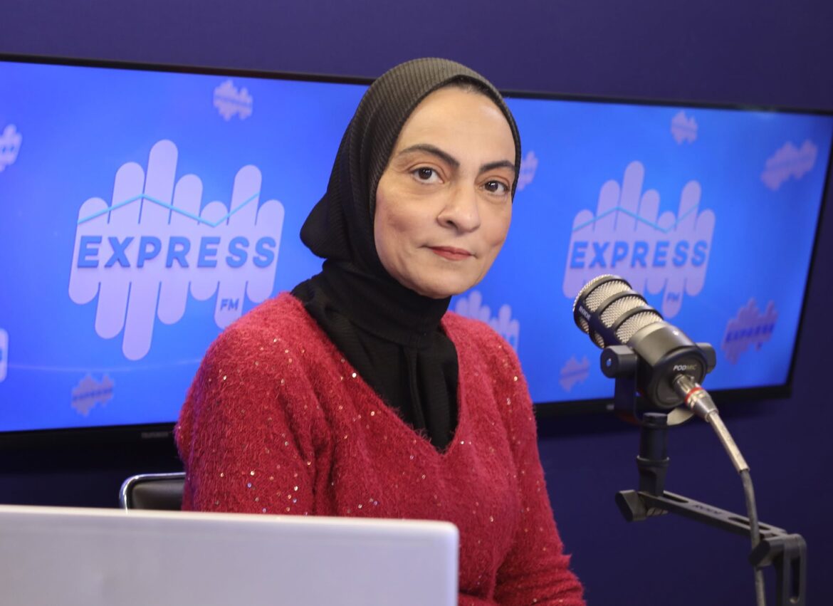 ثريا النيفر ثريا النيفر تحذر من ترويج أدوية مهربة ومقلدة عبر مواقع التواصل تحت غطاء المكملات الغذائية