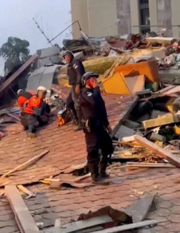 1782371825573 زلزال مزدوج يهز فنزويلا.. مئات القتلى والجرحى وفرق إنقاذ دولية في الطريق