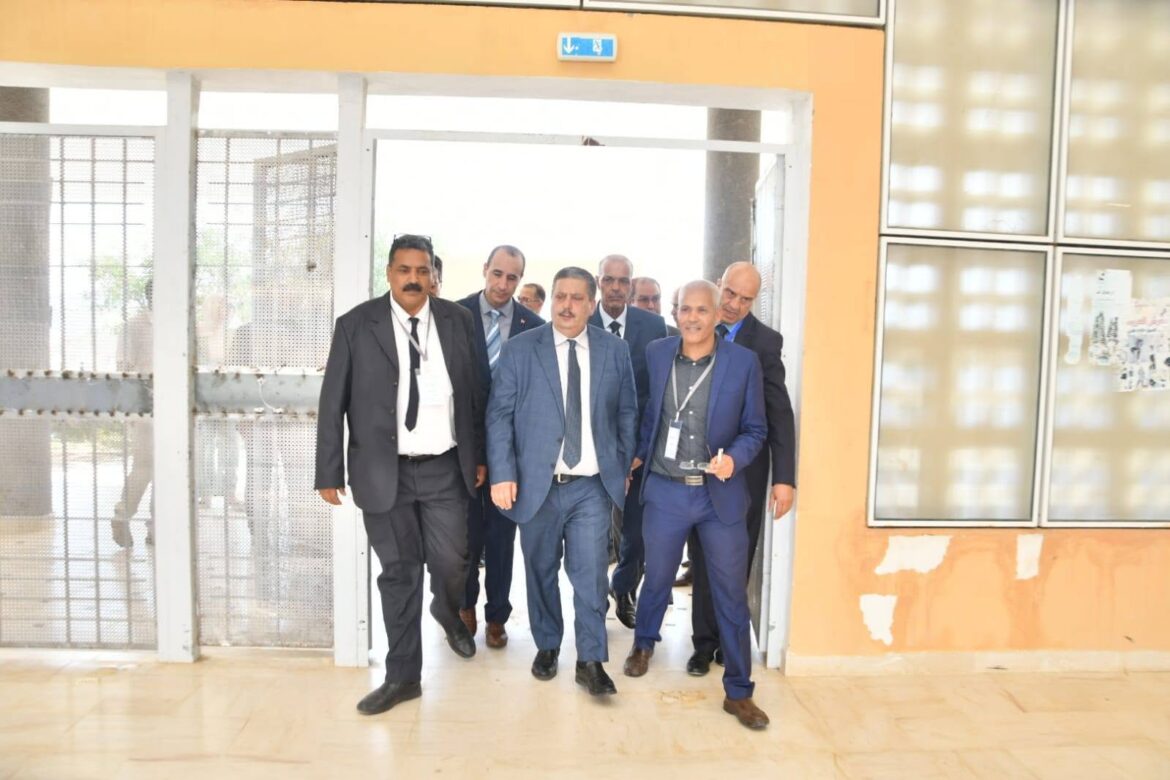 714765429 1407071718120842 2287008993530593248 n وزير التربية يزور مركزي إصلاح الاختبارات الكتابية للباكالوريا والتجميع والتوزيع بسليانة