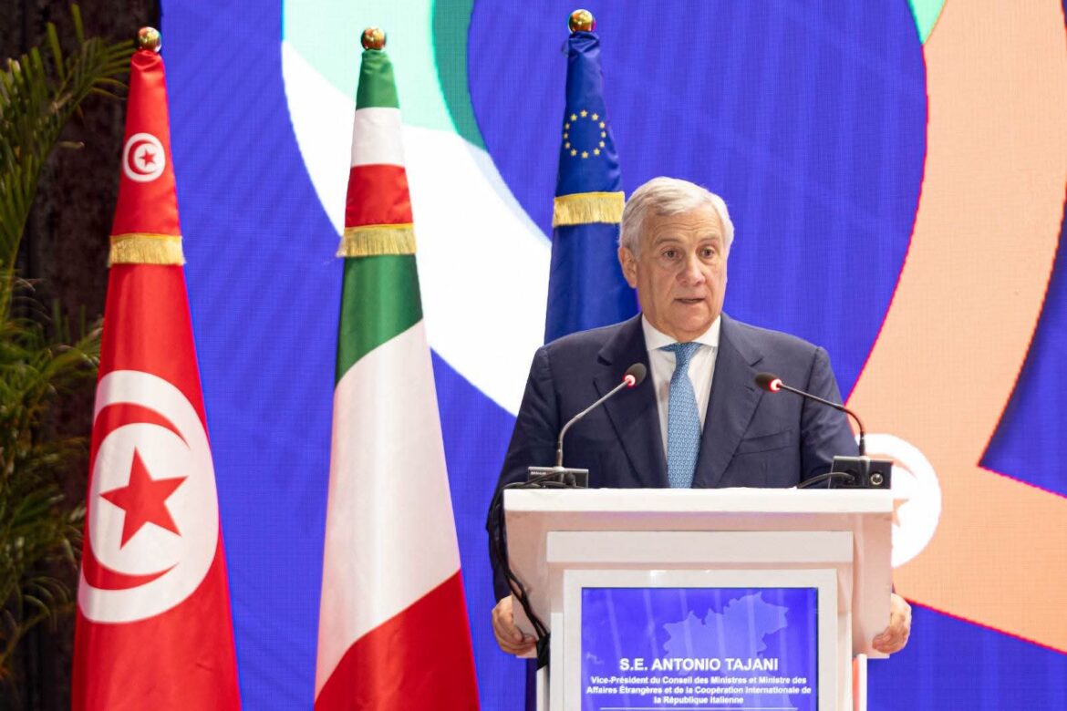FB IMG 1782335284554 وزير الخارجية الإيطالي أنطونيو تاياني: تونس شريك استراتيجي ووجهة واعدة للمؤسسات الإيطالية