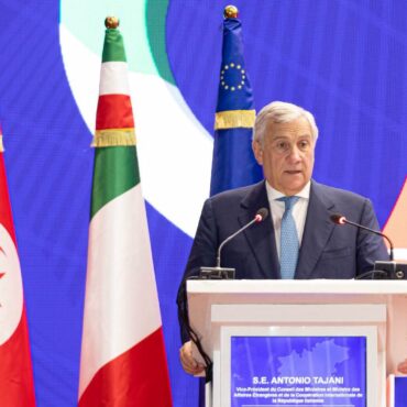FB IMG 1782335284554 وزير الخارجية الإيطالي أنطونيو تاياني: تونس شريك استراتيجي ووجهة واعدة للمؤسسات الإيطالية
