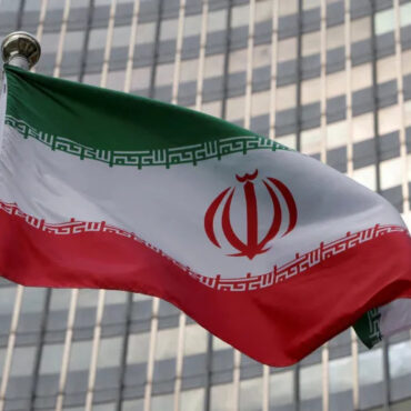 Pic106 1694976394 وفد قطري يصل طهران لاستكمال اتفاق وقف الحرب