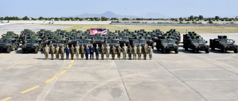 vehicules blindes HMMWV Les États-Unis livrent 48 véhicules blindés HMMWV à l'armée tunisienne
