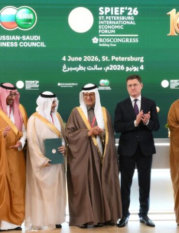 روسيا والصين روسيا والسعودية توقعان 30 اتفاقية في منتدى بطرسبورغ الاقتصادي