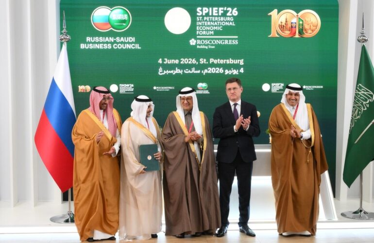 روسيا والصين روسيا والسعودية توقعان 30 اتفاقية في منتدى بطرسبورغ الاقتصادي