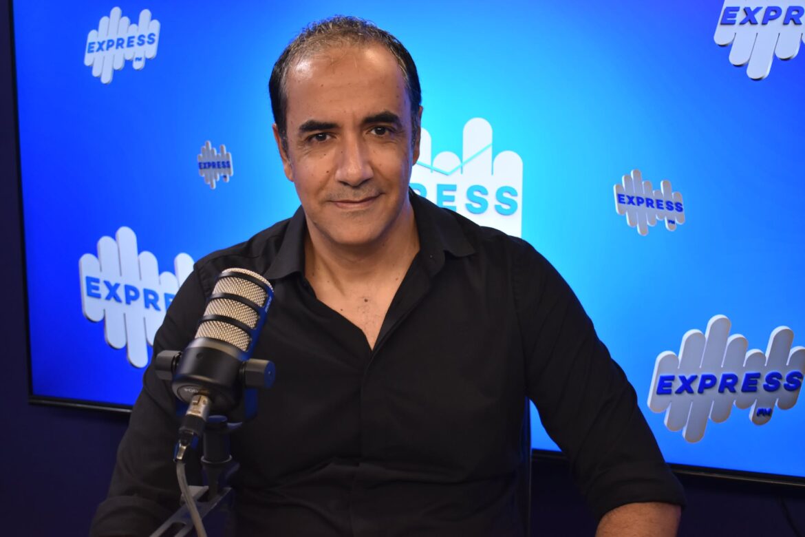 زياد أيوب زياد أيوب: ارتفاع النفط إلى 200 دولار قد يكلف تونس 20 مليار دينار إضافية