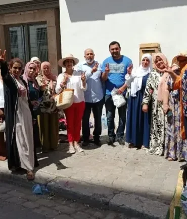 طفولة خريجو معهد إطارات الطفولة يواصلون الاعتصام احتجاجًا على تغيير آلية الانتداب
