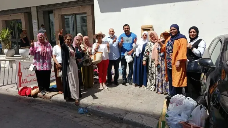 طفولة خريجو معهد إطارات الطفولة يواصلون الاعتصام احتجاجًا على تغيير آلية الانتداب