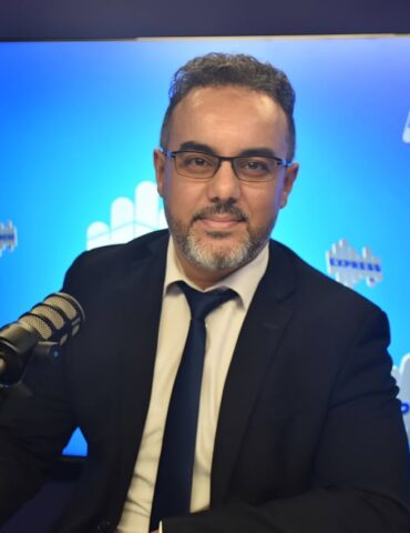 علاء قيدارة جامعة الشمال الأمريكية: مراجعة شاملة للبرامج لمواكبة الذكاء الاصطناعي