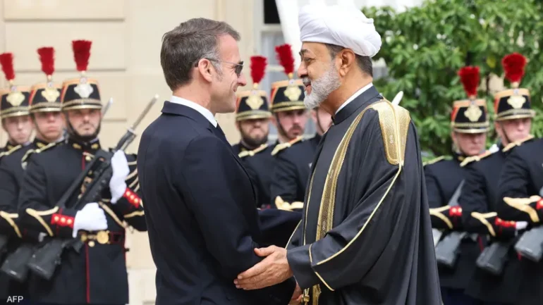 عمان فرنسا عمان وفرنسا تشددان على حرية الملاحة بمضيق هرمز "من دون شروط"