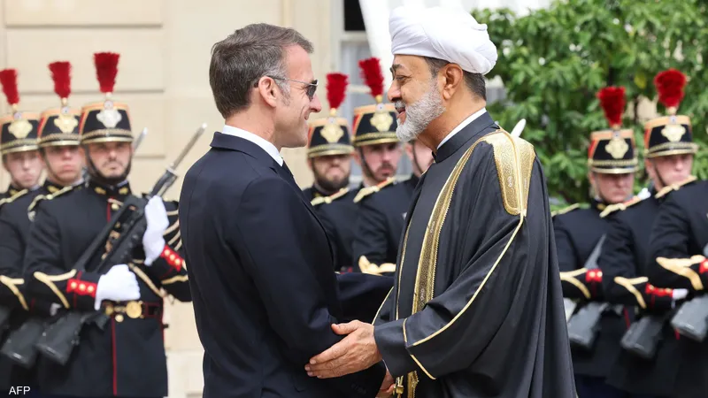 عمان فرنسا عمان وفرنسا تشددان على حرية الملاحة بمضيق هرمز "من دون شروط"