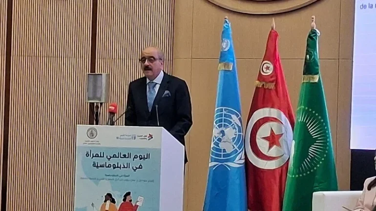 وزير الخارجية وزير الخارجية: النساء يمثلن 39.3% من السلك الدبلوماسي